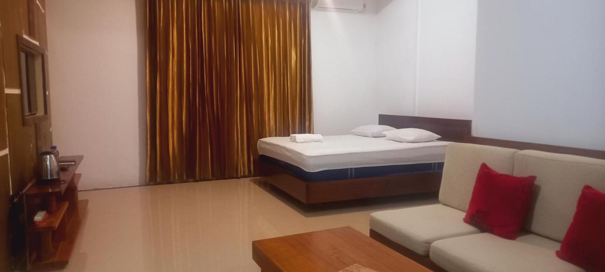 Inang Amang Homestay Labuan Bajo Exterior foto